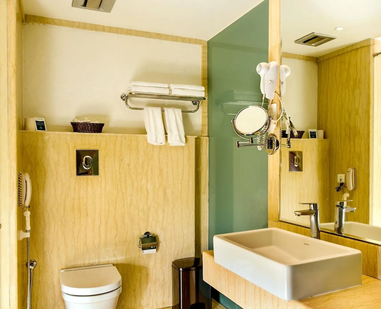 Flora Airport Hotel And Convention Centre Kochi Nedumbassery