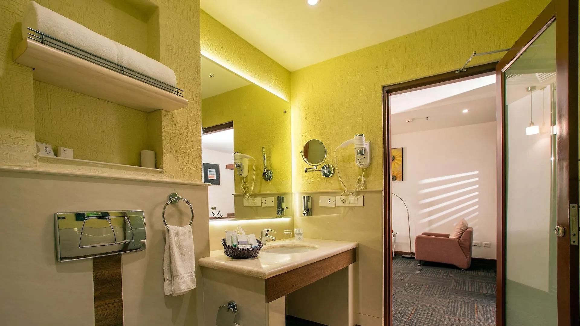 Flora Airport Hotel And Convention Centre Kochi Nedumbassery