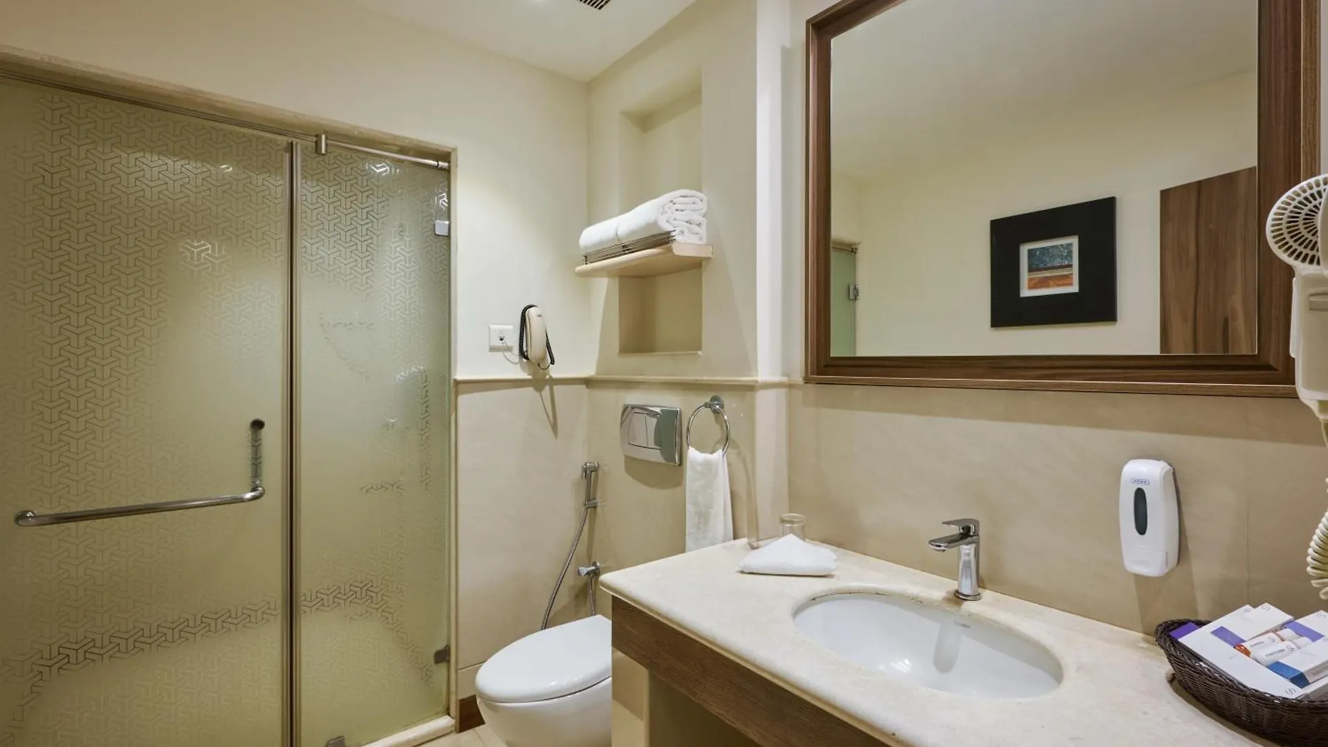 Flora Airport Hotel And Convention Centre Kochi Nedumbassery 4*,  Indien