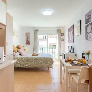 https://studios-nerja-center-c.es-andalucia.com
