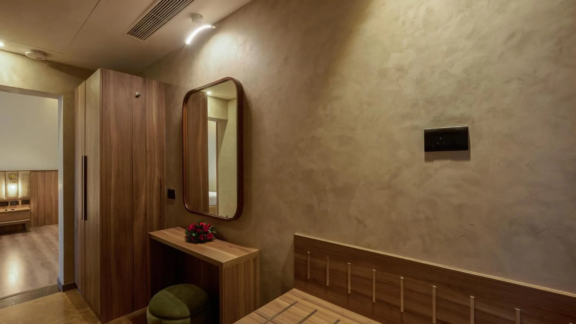 Flora Airport Hotel And Convention Centre Kochi Nedumbassery