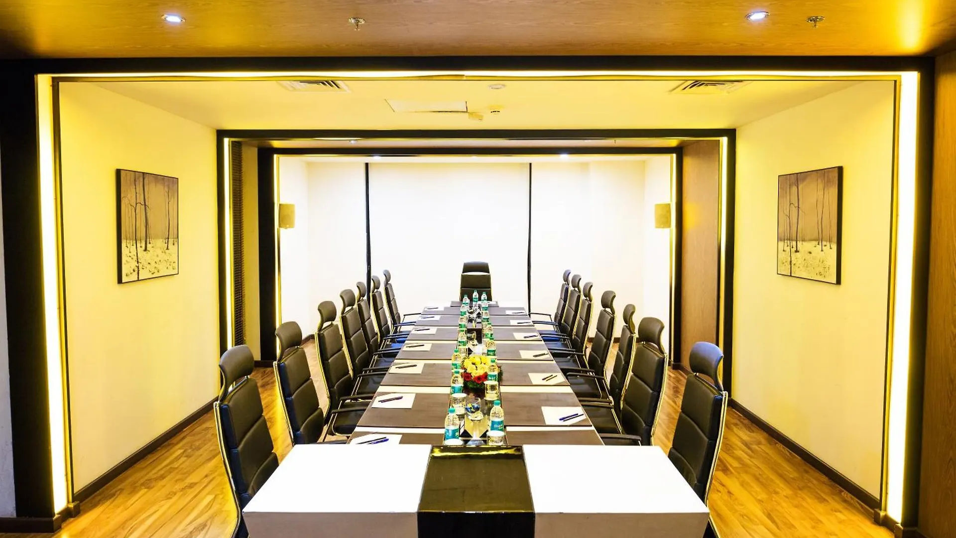 Flora Airport Hotel And Convention Centre Kochi Nedumbassery