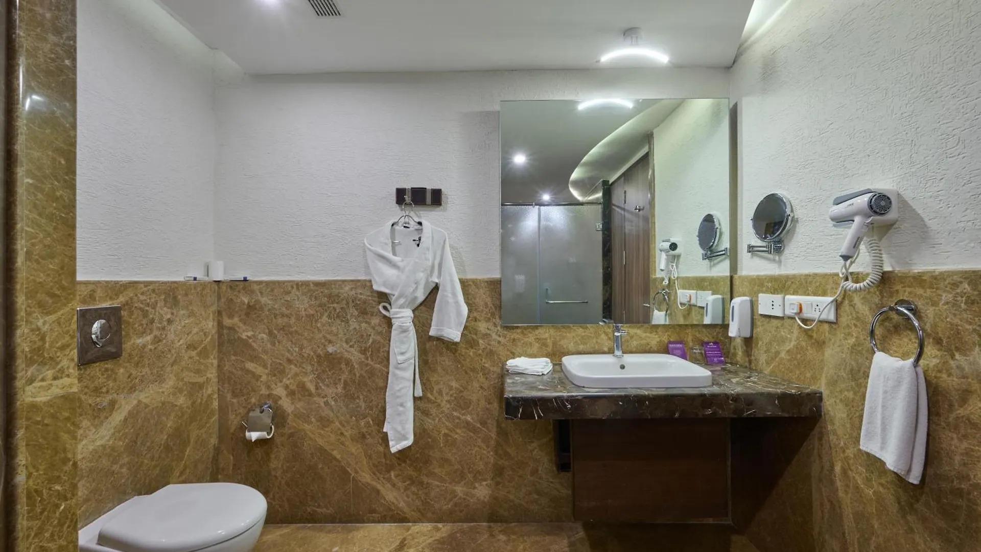 Flora Airport Hotel And Convention Centre Kochi Nedumbassery